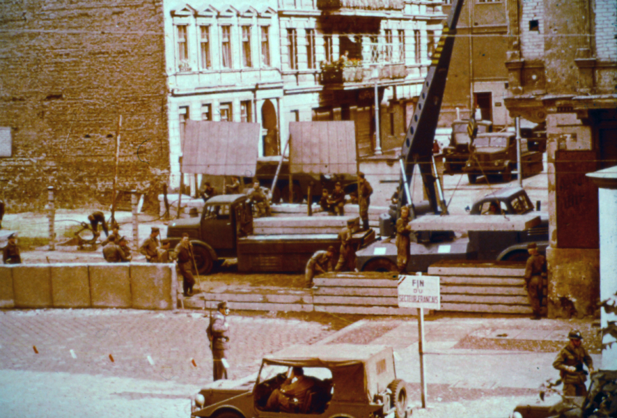 Bildtitel: Ausbau der Grenzanlagen an der Wolliner Straße